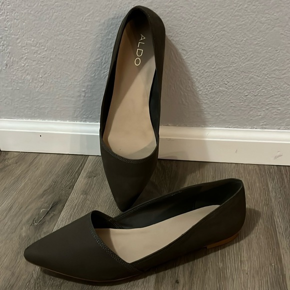 Aldo flats - size 10 - olive green - Picture 1 of 2